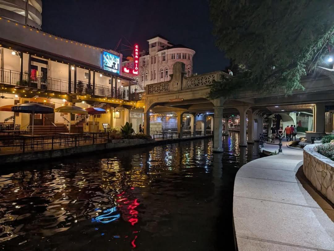 Viva Fiesta Condo On San Antonio Riverwalk Eksteriør billede